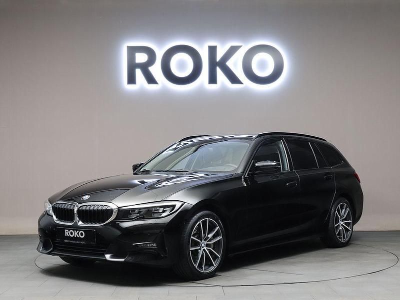 Schwarz Gebraucht 2019 BMW 330 Sport Line Limousine | 27.980 € - Bild 1/4