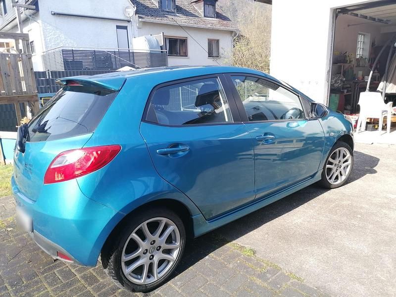 Gebraucht Mazda 2 102 PS (75 kW) 2011 Blau Kleinwagen
