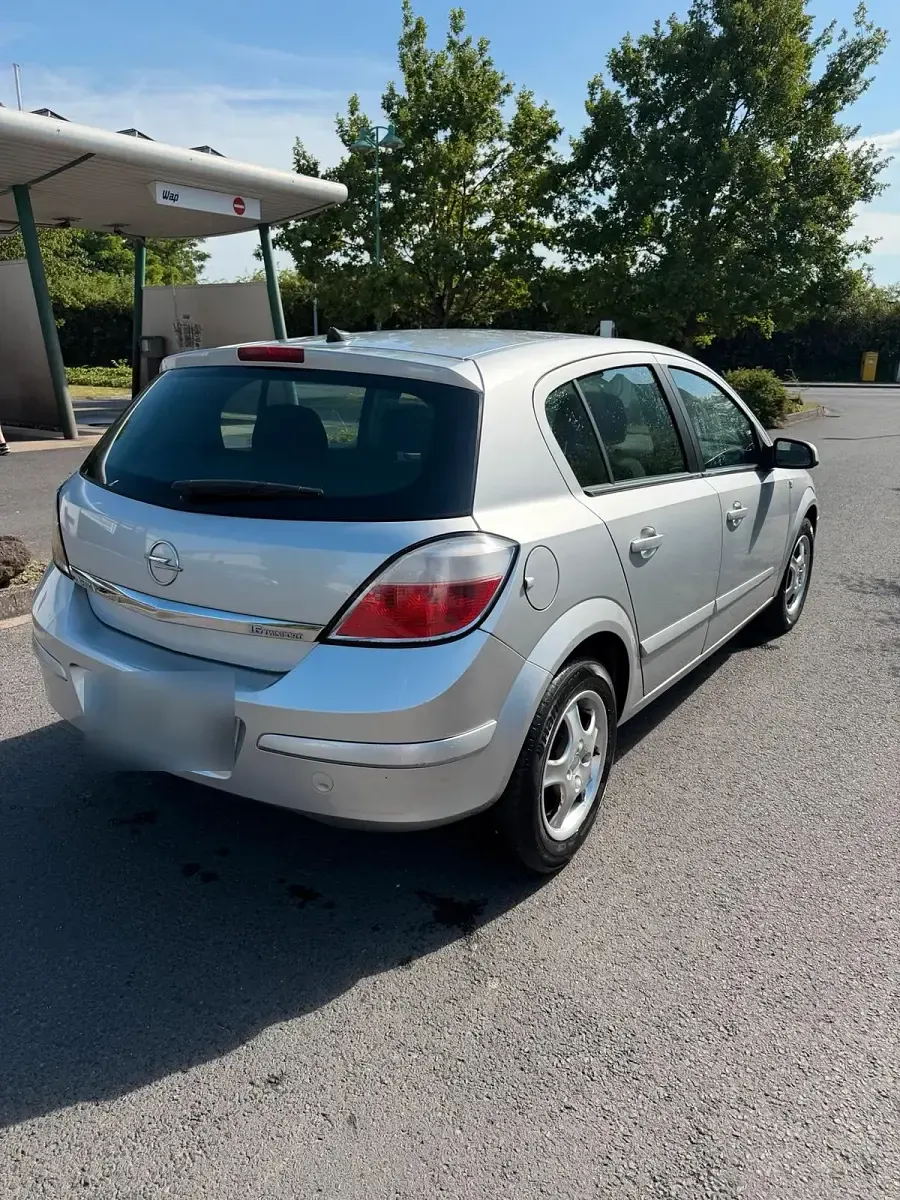 Gebraucht Opel Astra 105 PS (77 kW) 2004 Silber Kleinwagen