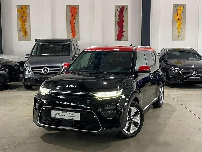 Cassisschwarz metall. & rot Gebraucht 2021 Kia Soul EV Vision SUV | 21.880 € (Guter Preis) - Bild 1/4