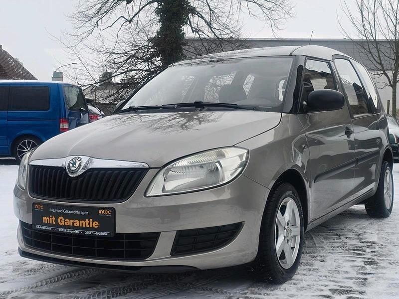 Grau Gebraucht 2010 Skoda Roomster Van / Kleinbus | 3.950 € (Fairer Preis) - Bild 1/4