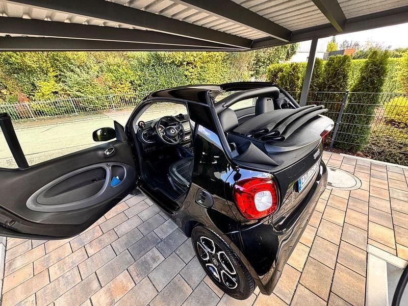 Schwarz Gebraucht 2018 Smart ForTwo Coupé Prime Cabrio | 10.900 € (Guter Preis) - Bild 1/4
