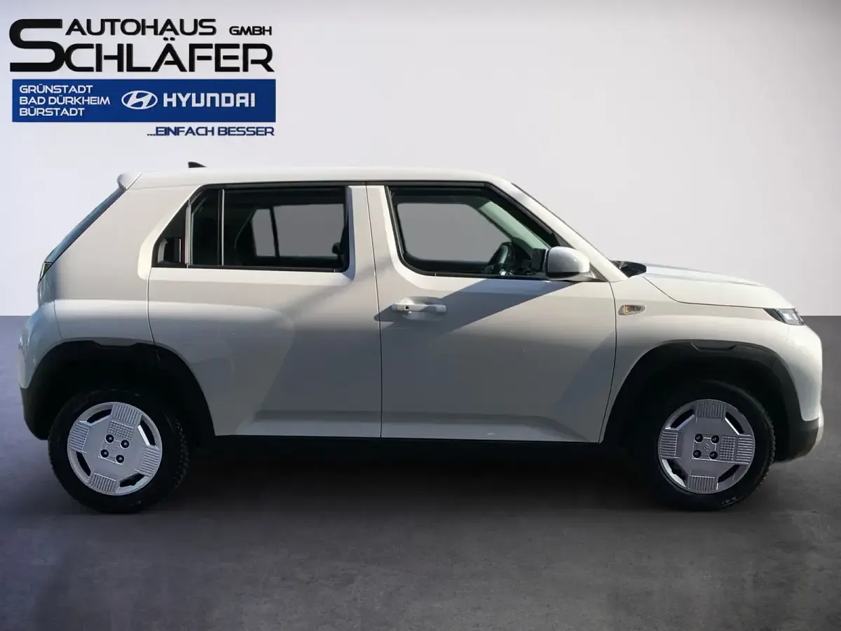 Gebraucht Hyundai Inster Select 85 kW (116 PS) 2025 Atlas white / sol Kleinwagen