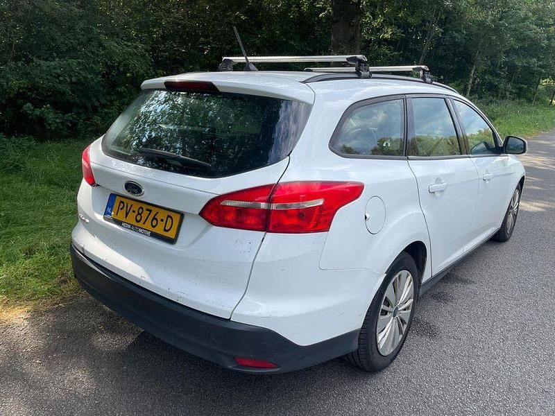 Gebraucht Ford Focus Trend 95 PS (69 kW) 2017 Weiß Kombi