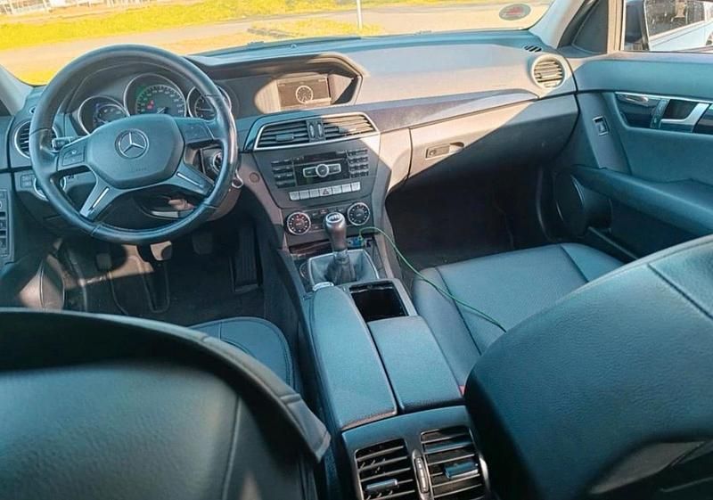 Gebraucht Mercedes C180 170 PS (125 kW) 2012 Schwarz Kombi