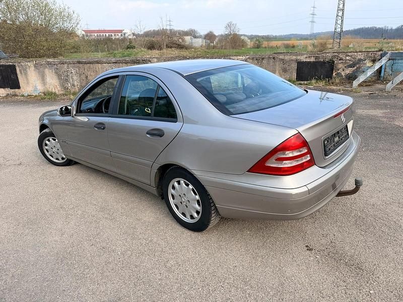 Second-hand Mercedes C180 2003 Argintiu Berlinǎ