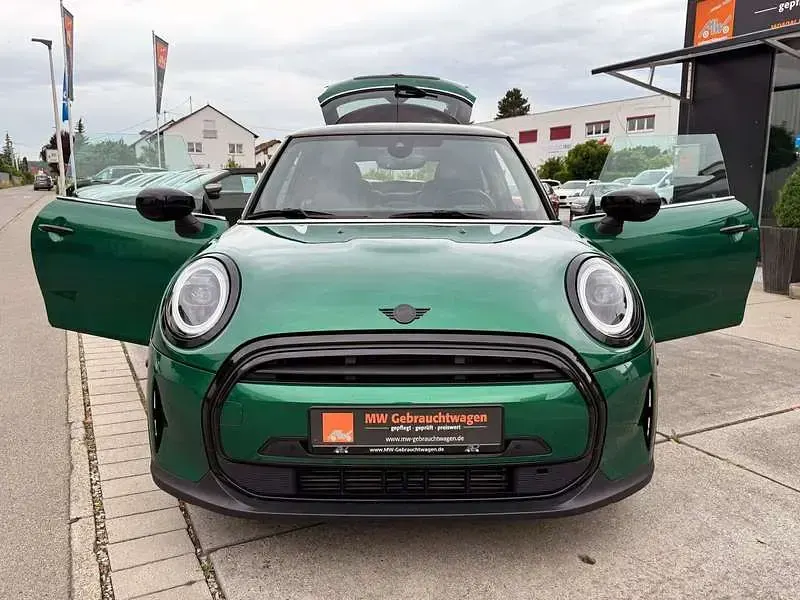 Gebraucht Mini Cooper Classic 136 PS (100 kW) 2023 Grün Kleinwagen