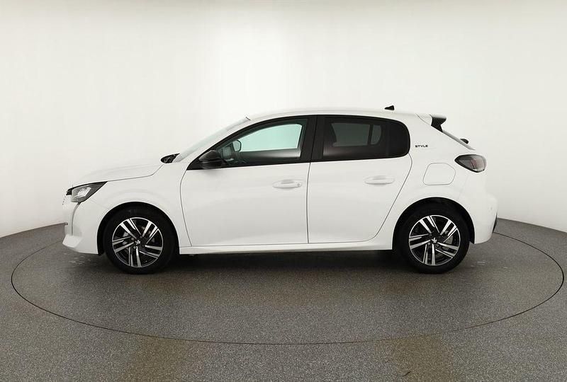 Gebraucht Peugeot 208 75 PS (55 kW) 2023 Weiß Kleinwagen
