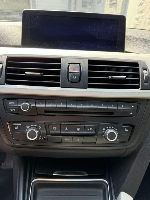 Second-hand BMW 320 184 CP (135 kW) 2013 Albastru Break