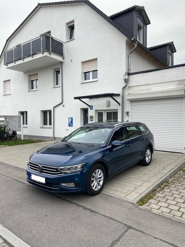 Blau Gebraucht 2022 VW Passat Business Kombi | 17.990 € (Guter Preis) - Bild 1/4