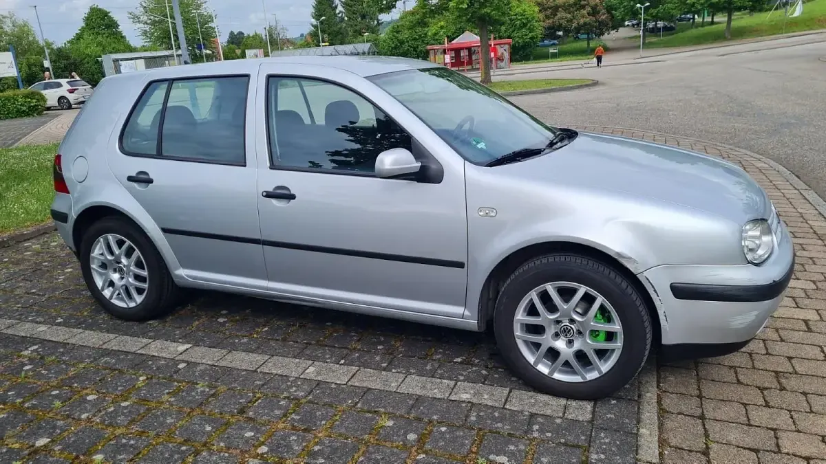 Gebraucht VW Golf IV 105 PS (77 kW) 2001 Silber Limousine