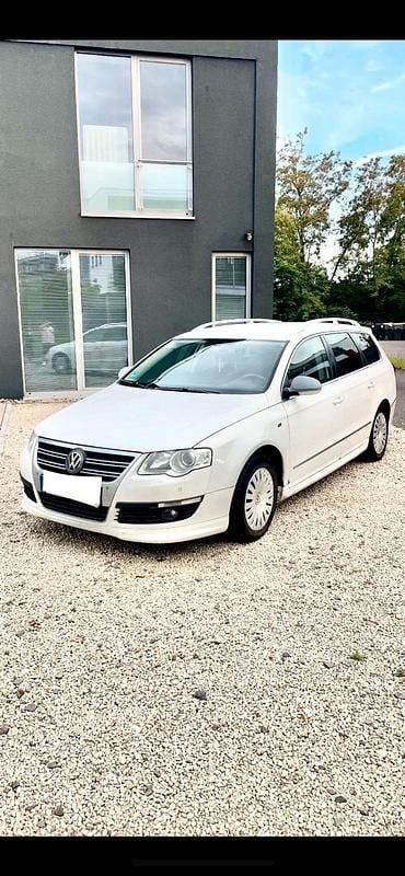 Weiß Gebraucht 2010 VW Passat Sport Kombi | 2.800 € (Guter Preis) - Bild 1/4