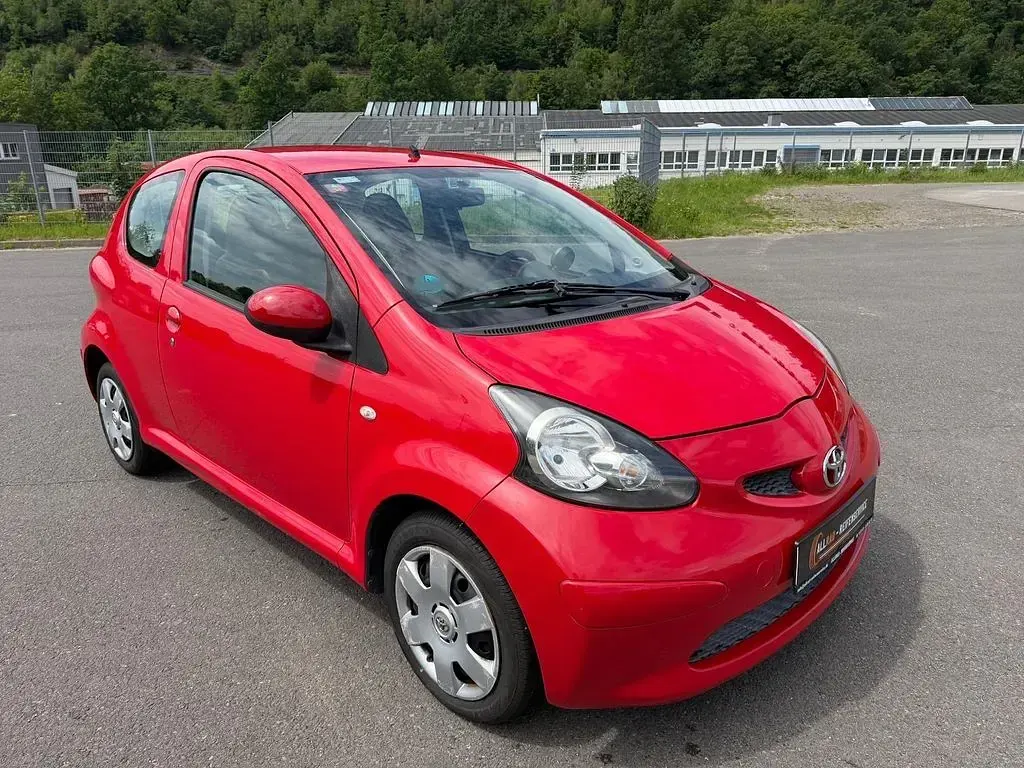 Gebraucht Toyota Aygo Basis 68 PS (50 kW) 2007 Rot Kleinwagen