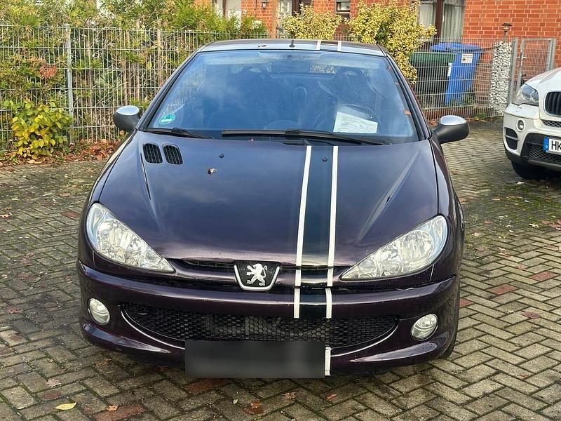 Gebraucht Peugeot 206 CC 101 PS (74 kW) 2004 Silber Cabrio