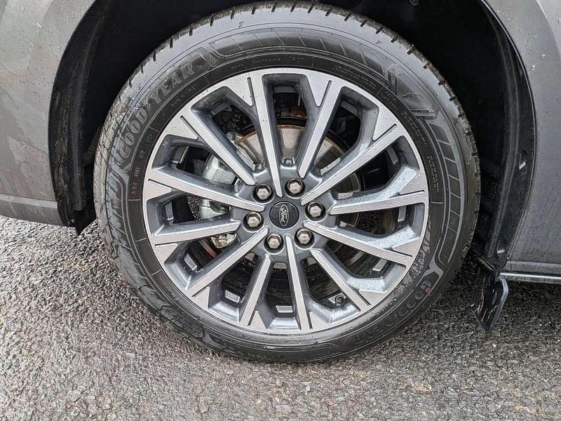 Neu Ford Tourneo Titanium X 170 PS (125 kW) 2025 Grau Van / Kleinbus