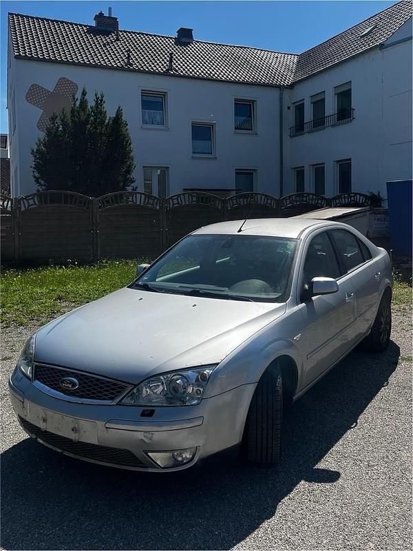 Silber Gebraucht 2006 Ford Mondeo Limousine | 350 € (Superpreis) - Bild 1/4