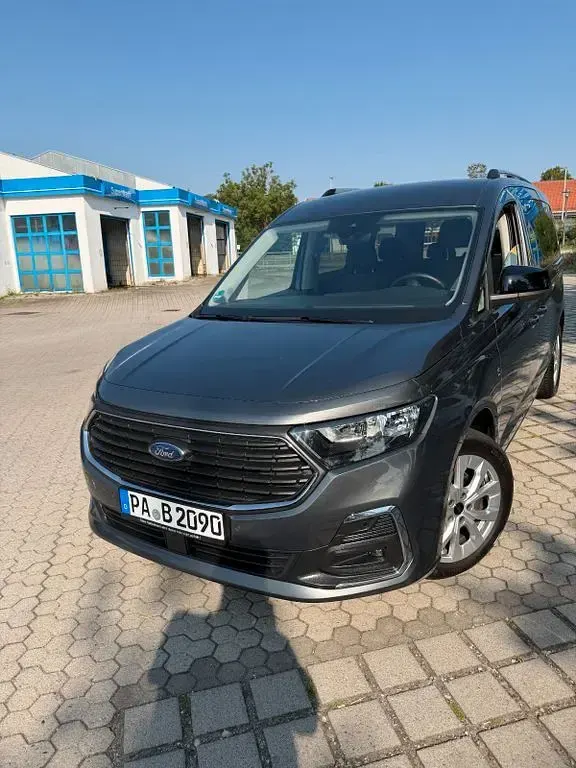 Gebraucht Ford Tourneo Connect Titanium 116 PS (85 kW) 2024 Grau Van / Kleinbus