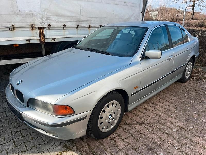 Gebraucht BMW 523 170 PS (125 kW) 1998 Silber Limousine
