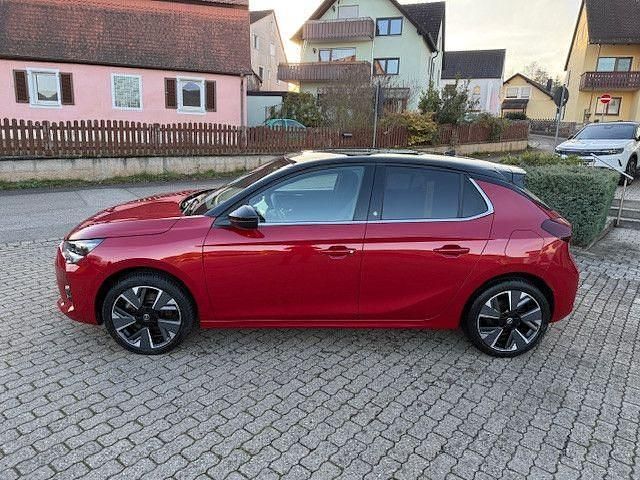 Gebraucht Opel Corsa-e Ultimate 100 kW (136 PS) 2022 Kardio rot Kleinwagen