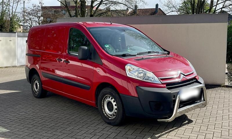 Second-hand Citroën Jumpy 90 CP (66 kW) 2011 Roșu Monovolum