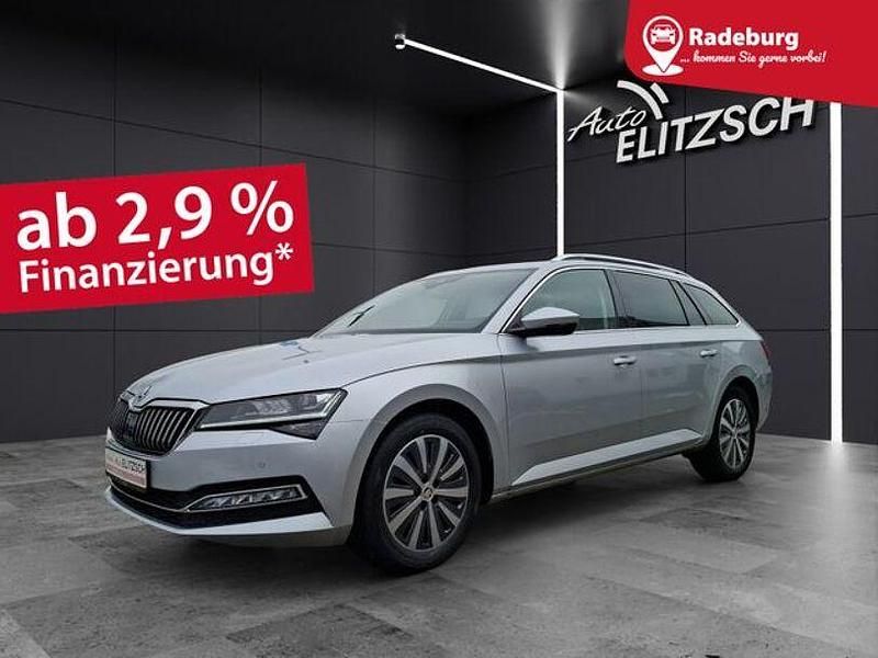 Brilliantsilber metallic Gebraucht 2022 Skoda Superb Style Kombi | 26.950 € (Fairer Preis) - Bild 1/4