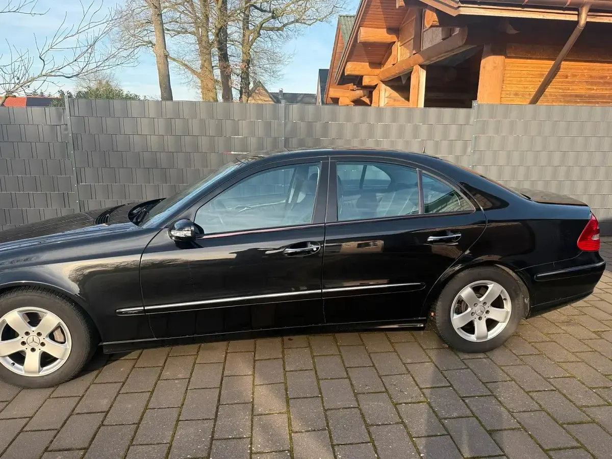 Gebraucht Mercedes E350 272 PS (200 kW) 2005 Schwarz Limousine