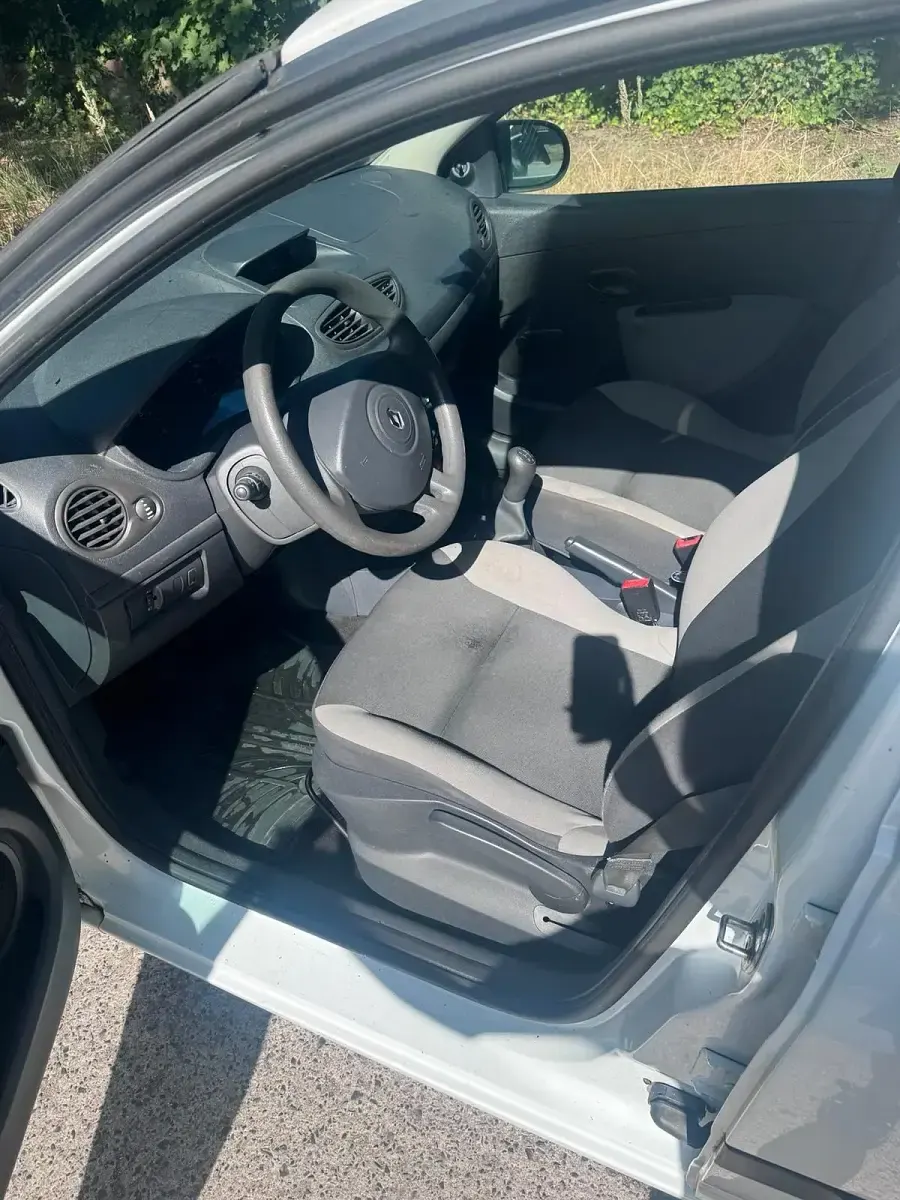 Gebraucht Renault Clio 2010 Weiß Kleinwagen