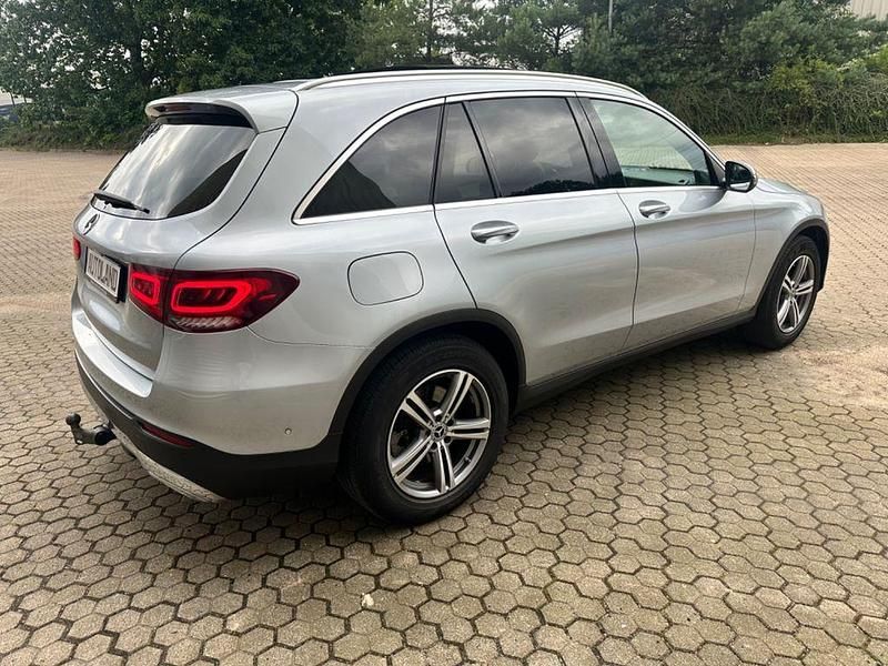 Gebraucht Mercedes GLC220 194 PS (142 kW) 2021 Silber SUV