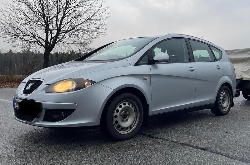 Silber Gebraucht 2007 Seat Altea XL Van / Kleinbus | 5.000 € (Etwas zu teuer) - Bild 1/4