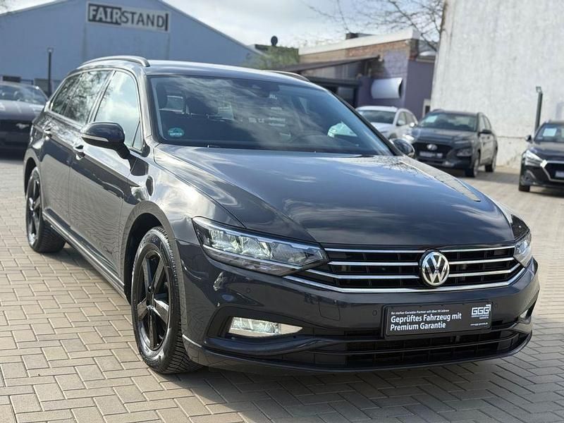 Gebraucht VW Passat Basis 150 PS (110 kW) 2020 Grau Kombi