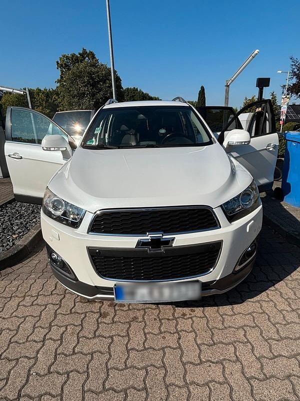 Weiß Gebraucht 2014 Chevrolet Captiva SUV | 8.250 € (Etwas zu teuer) - Bild 1/4