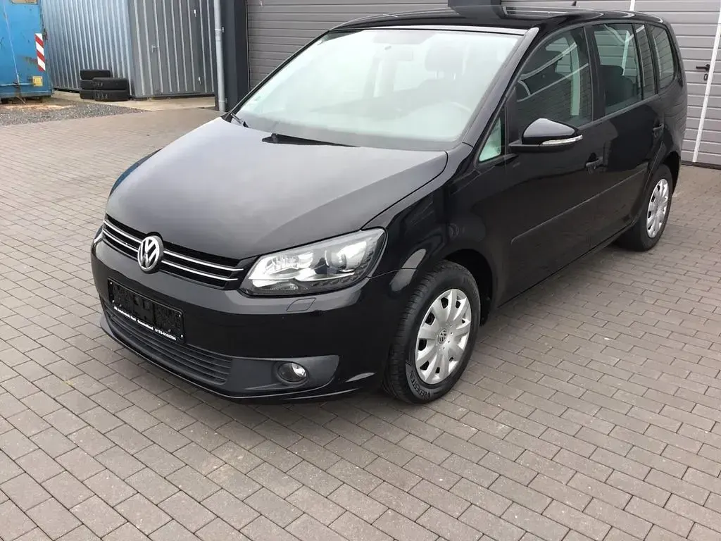 Gebraucht VW Touran Trendline 105 PS (77 kW) 2014 Schwarz Van / Kleinbus