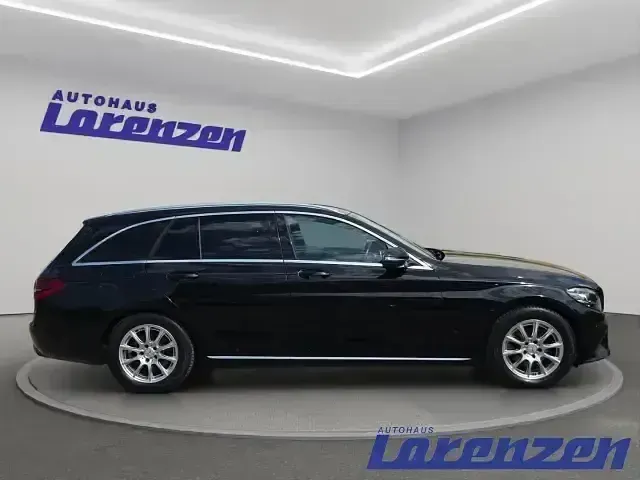 Gebraucht Mercedes C220 Avantgarde 194 PS (142 kW) 2021 Schwarz  unilack Kombi