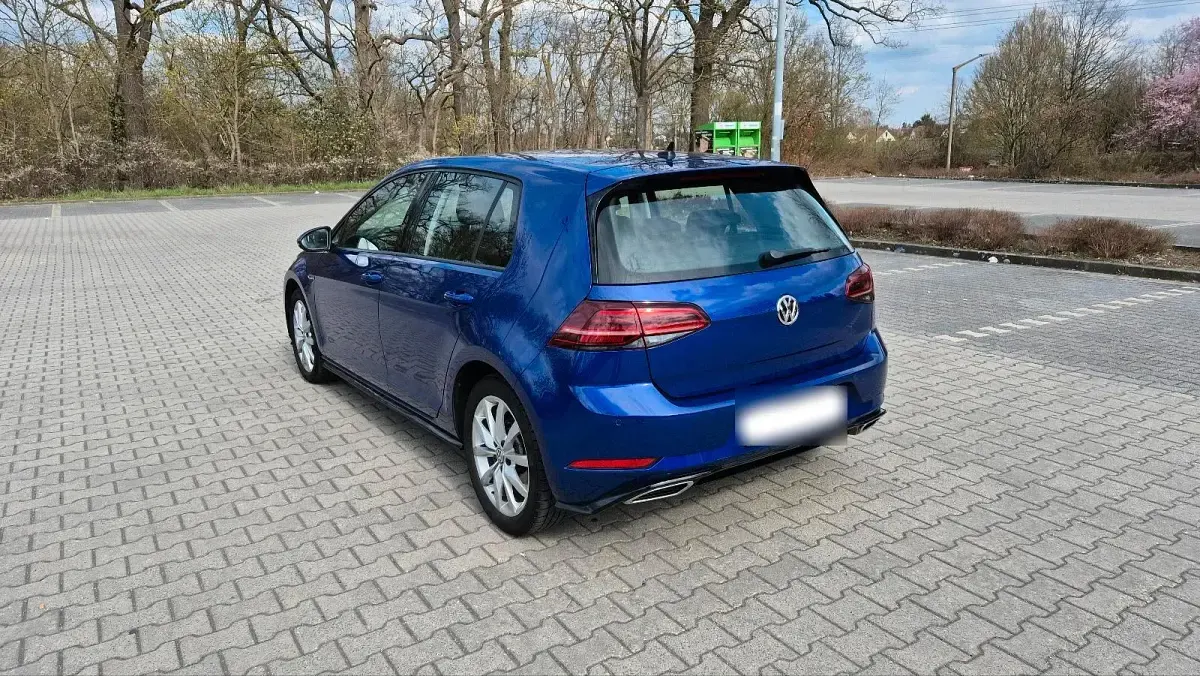 Gebraucht VW Golf VII Active 150 PS (110 kW) 2017 Blau Limousine