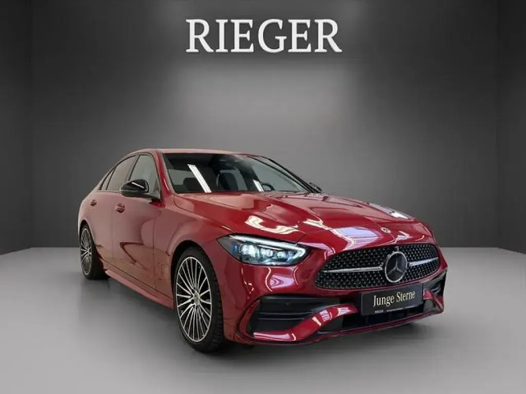 Gebraucht Mercedes 300 265 PS (194 kW) 2024 Manufaktur lack manufaktur patagonienrot Limousine