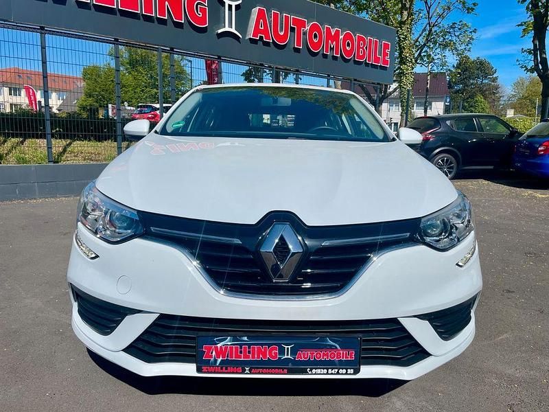 Gebraucht Renault Mégane IV Life 116 PS (85 kW) 2018 Weiß Limousine