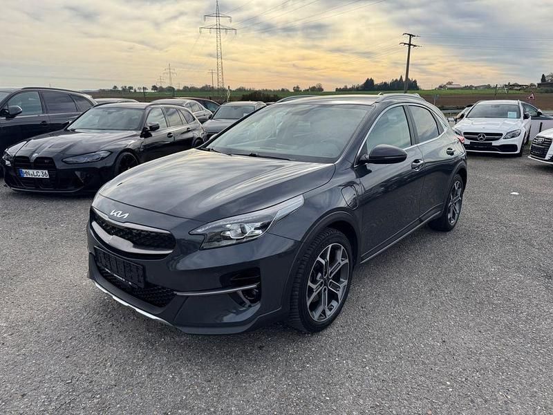 Grau Gebraucht 2022 Kia XCeed SUV | 17.990 € - Bild 1/4