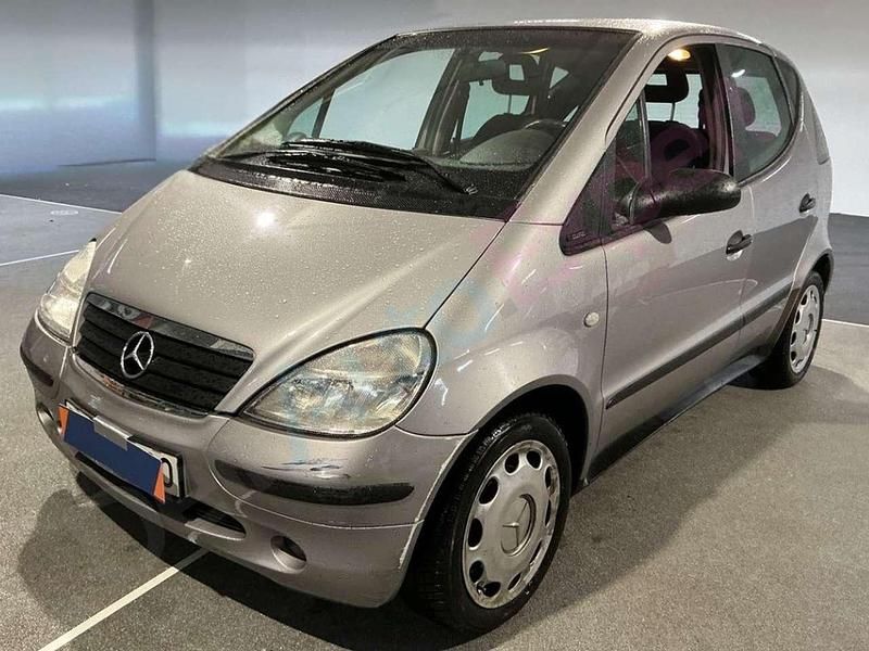 Silber Gebraucht 1998 Mercedes A160 Classic Limousine | 2.500 € (Etwas zu teuer) - Bild 1/4