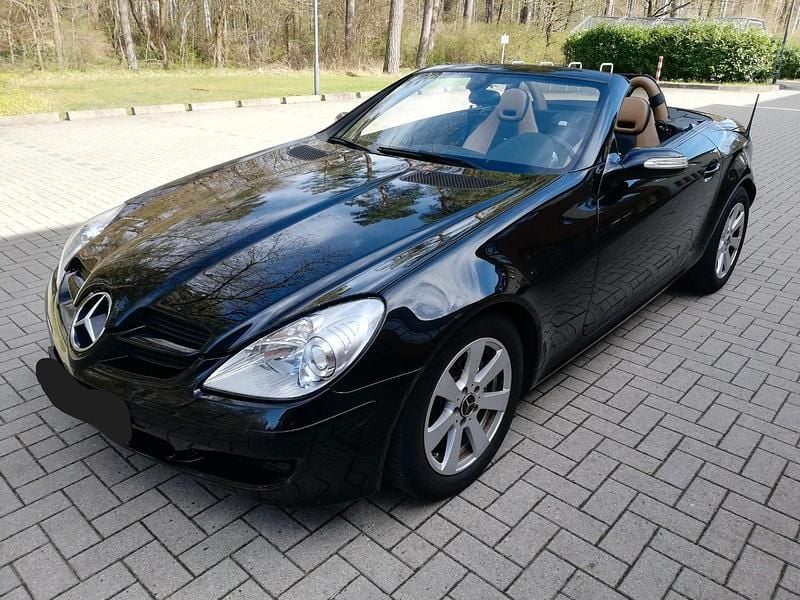 Second-hand Mercedes SLK200 163 CP (119 kW) 2005 Negru Cabrio