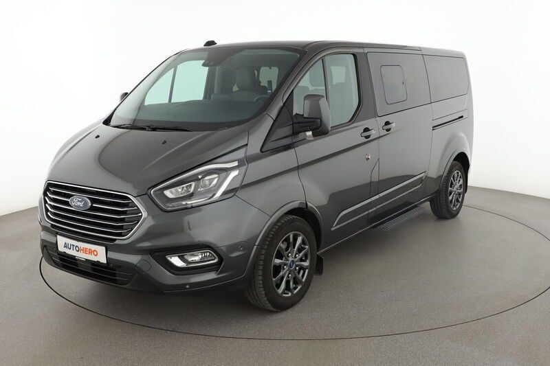 Grau Gebraucht 2022 Ford Tourneo Custom Titanium Van / Kleinbus | 39.390 € (Fairer Preis) - Bild 1/4