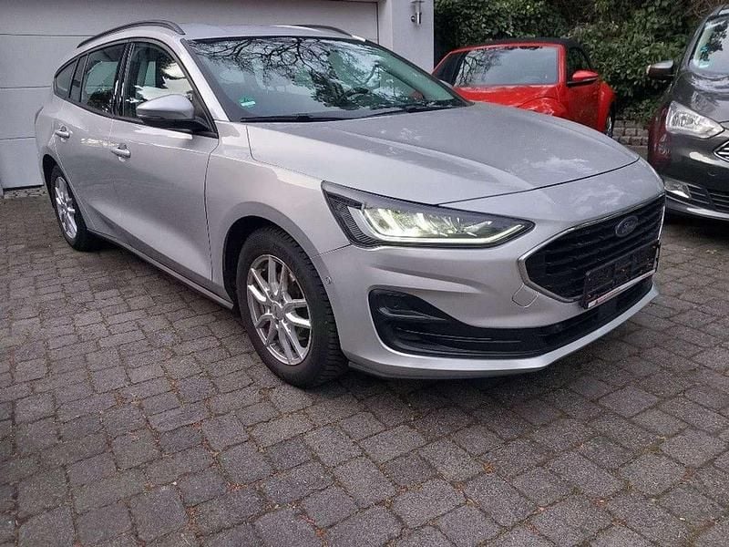Gebraucht Ford Focus Cool & Connect 120 PS (88 kW) 2022 Moondust silber Kombi