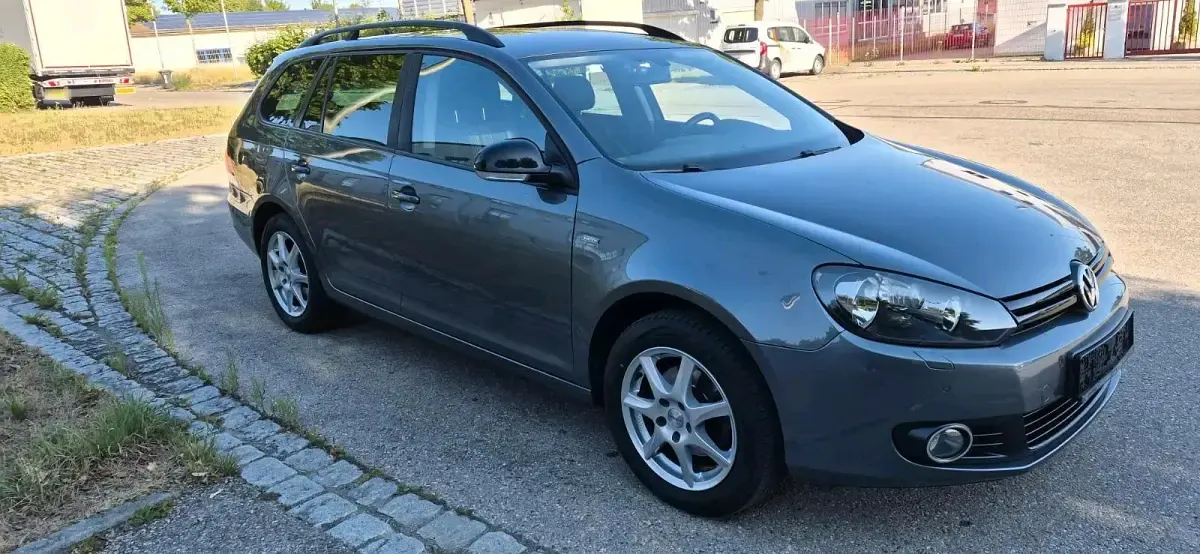 Gebraucht VW Golf VII Match 105 PS (77 kW) 2013 Grau Kombi
