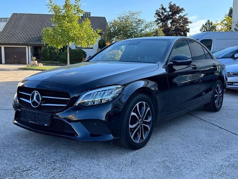 Gebraucht Mercedes C200 Avantgarde 160 PS (117 kW) 2020 Schwarz Limousine