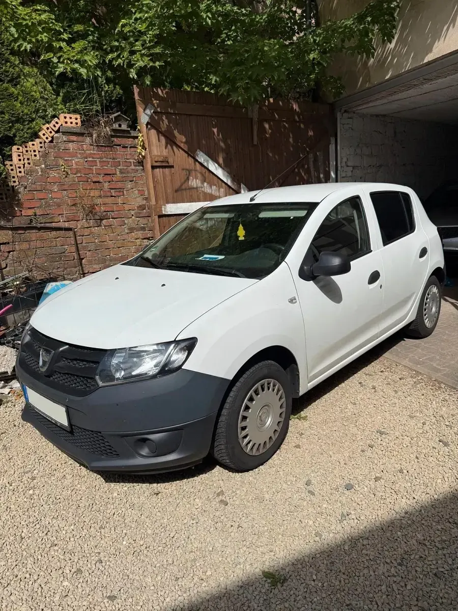 Używany Dacia Sandero 75 KM (55 kW) 2013 Biały Hatchback