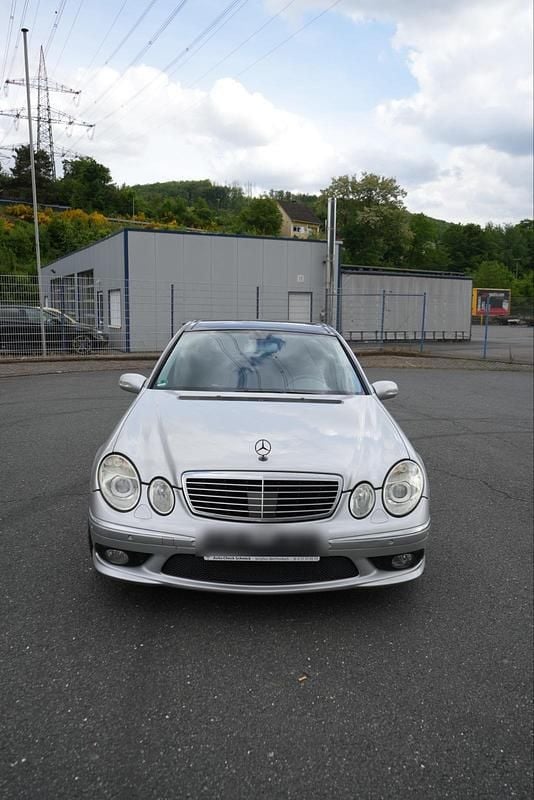 Gebraucht Mercedes E55 AMG AMG 600 PS (441 kW) 2005 Silber Limousine