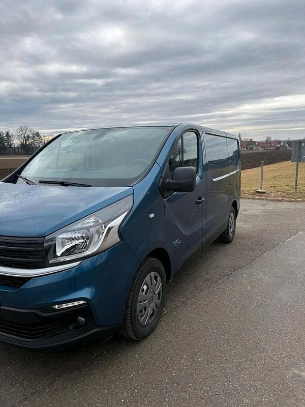 Gebraucht Fiat Talento 145 PS (106 kW) 2017 Blau Van / Kleinbus