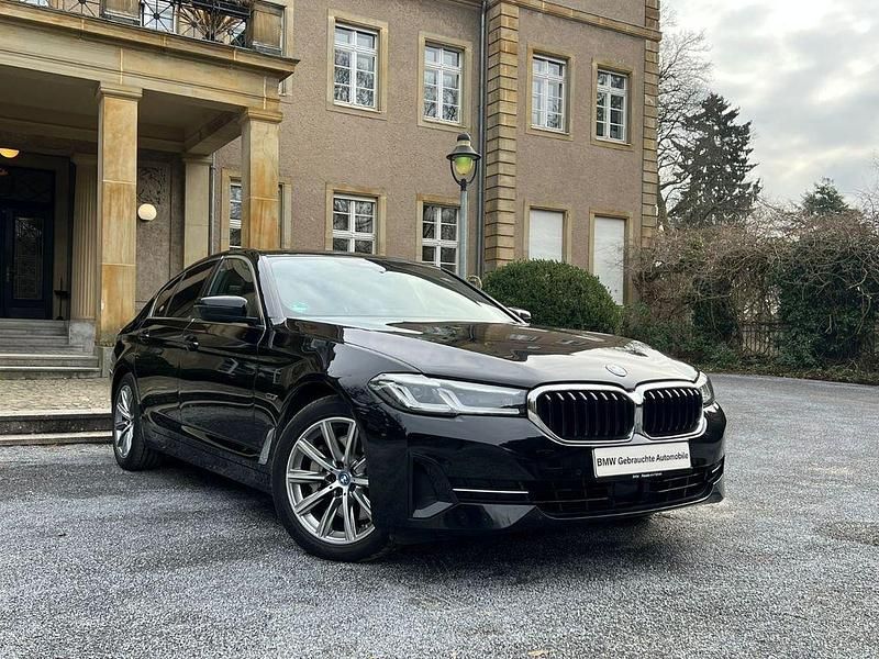 Gebraucht BMW 530e Sport Line 184 PS (135 kW) 2022 Schwarz ii Limousine
