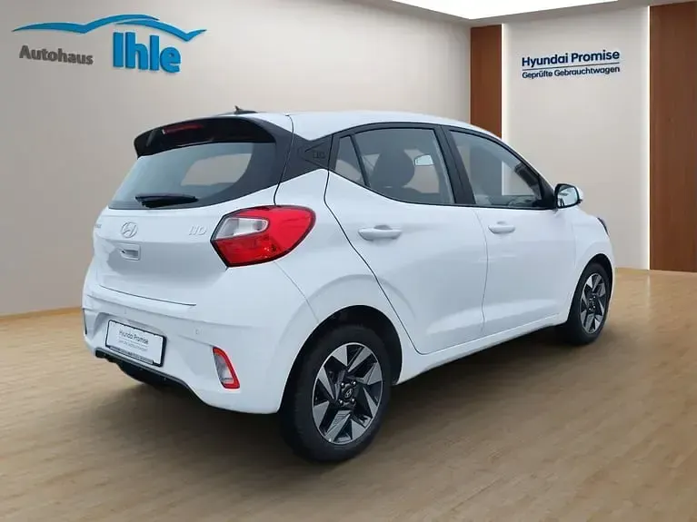 Gebraucht Hyundai i10 Trend 63 PS (46 kW) 2025 Weiß Kleinwagen