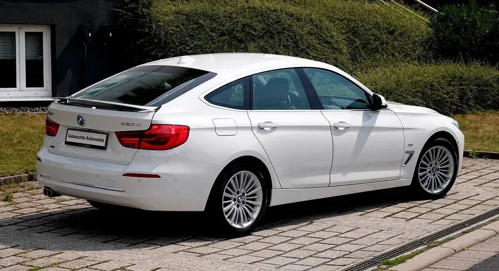 Gebraucht BMW 320 Gran Turismo Luxury Line 190 PS (139 kW) 2016 Weiß Coupé