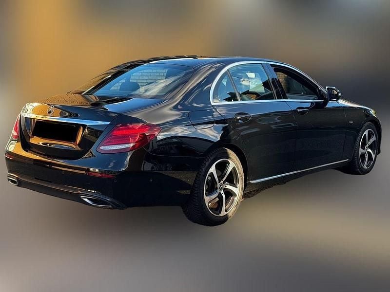 Gebraucht Mercedes E220 194 PS (142 kW) 2019 Schwarz Limousine